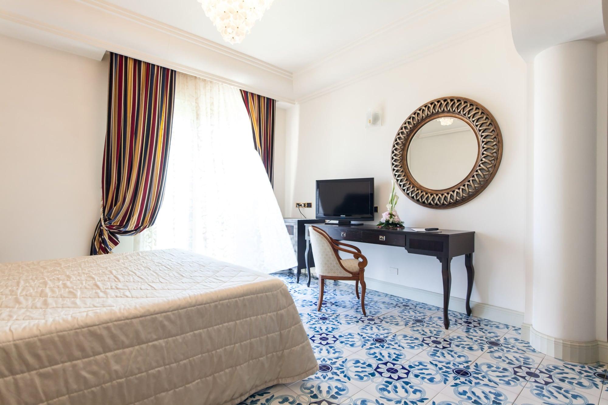 Aurelia 4*