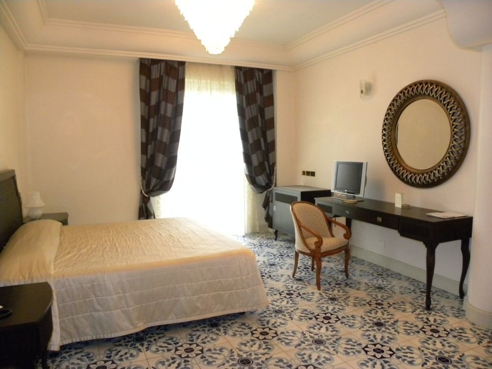 Aurelia Hotel 4*