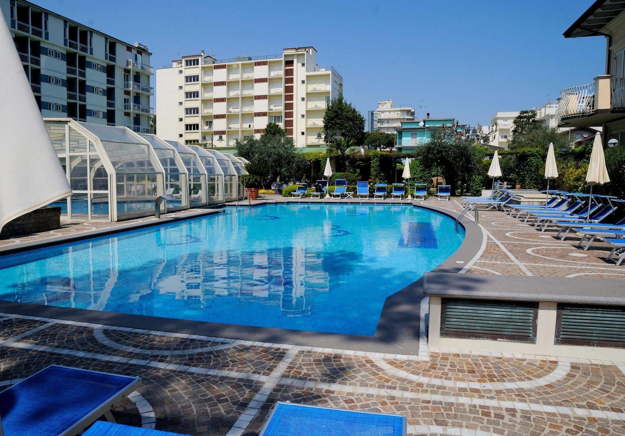 Aurelia 4*